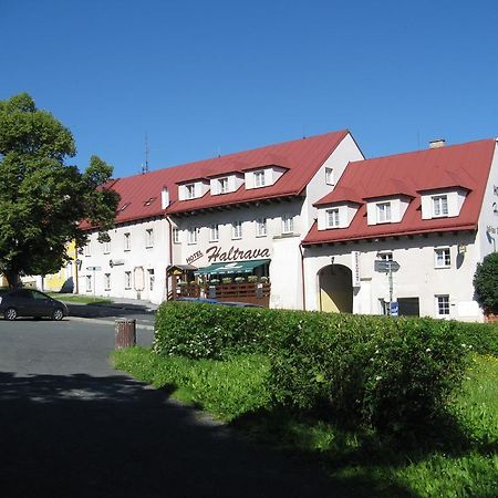 Hotel Haltrava Klenci pod Cerchovem Esterno foto